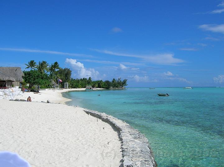 DSCN1827.JPG - Sa plage est elle aussi  l'image des dpliants publicitaires