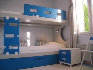 Visite guidée: la chambre des enfants, 3 couchages Visite guidée: la chambre des enfants, 3 couchages