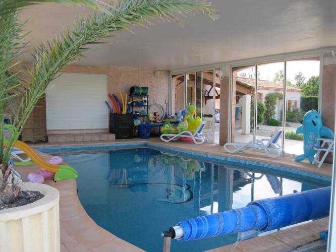 La piscine et les multiples jeux pour tous les âges